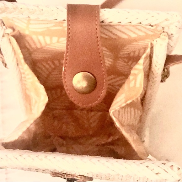 NWT! CollectionEighteen Hawaiian Hibiscus Straw Bag - Picture 3 of 8